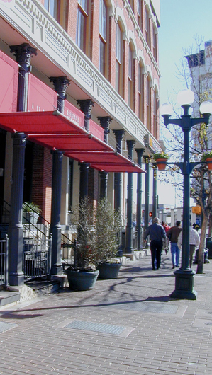 River Walk Vista Inn